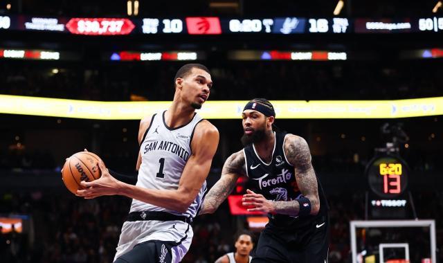 剑指西部第一！马刺豪取10连胜：文班封锁内线